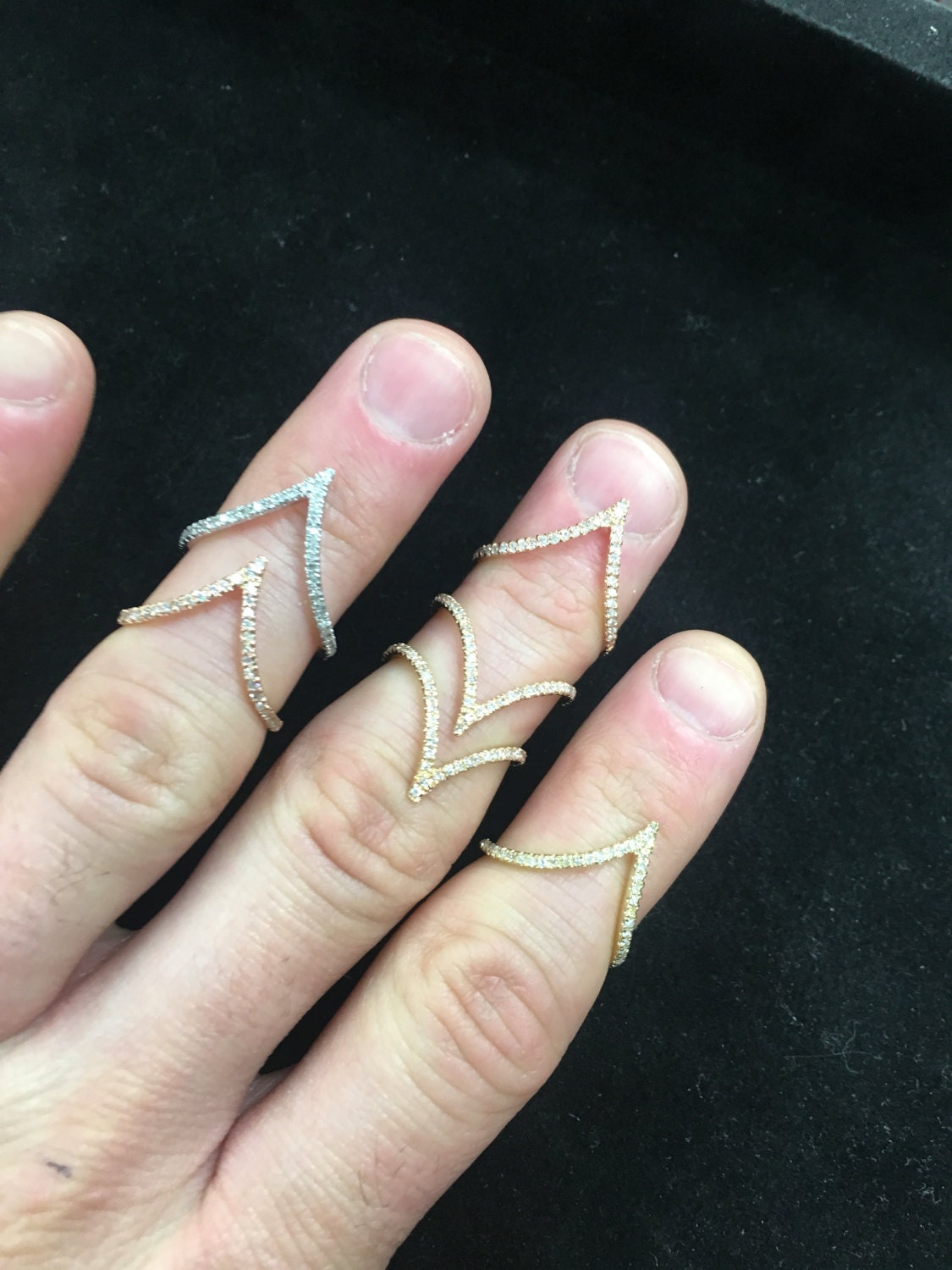 Diamond V Ring