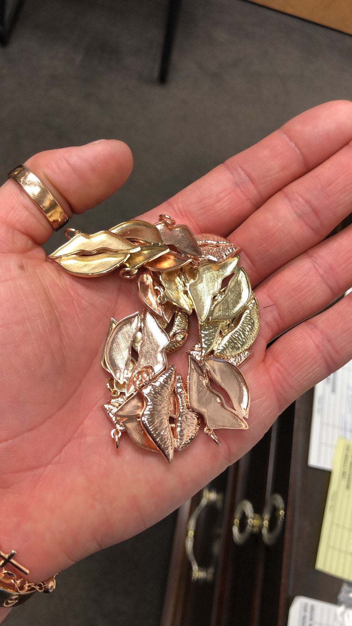 Golden Kiss Pendant