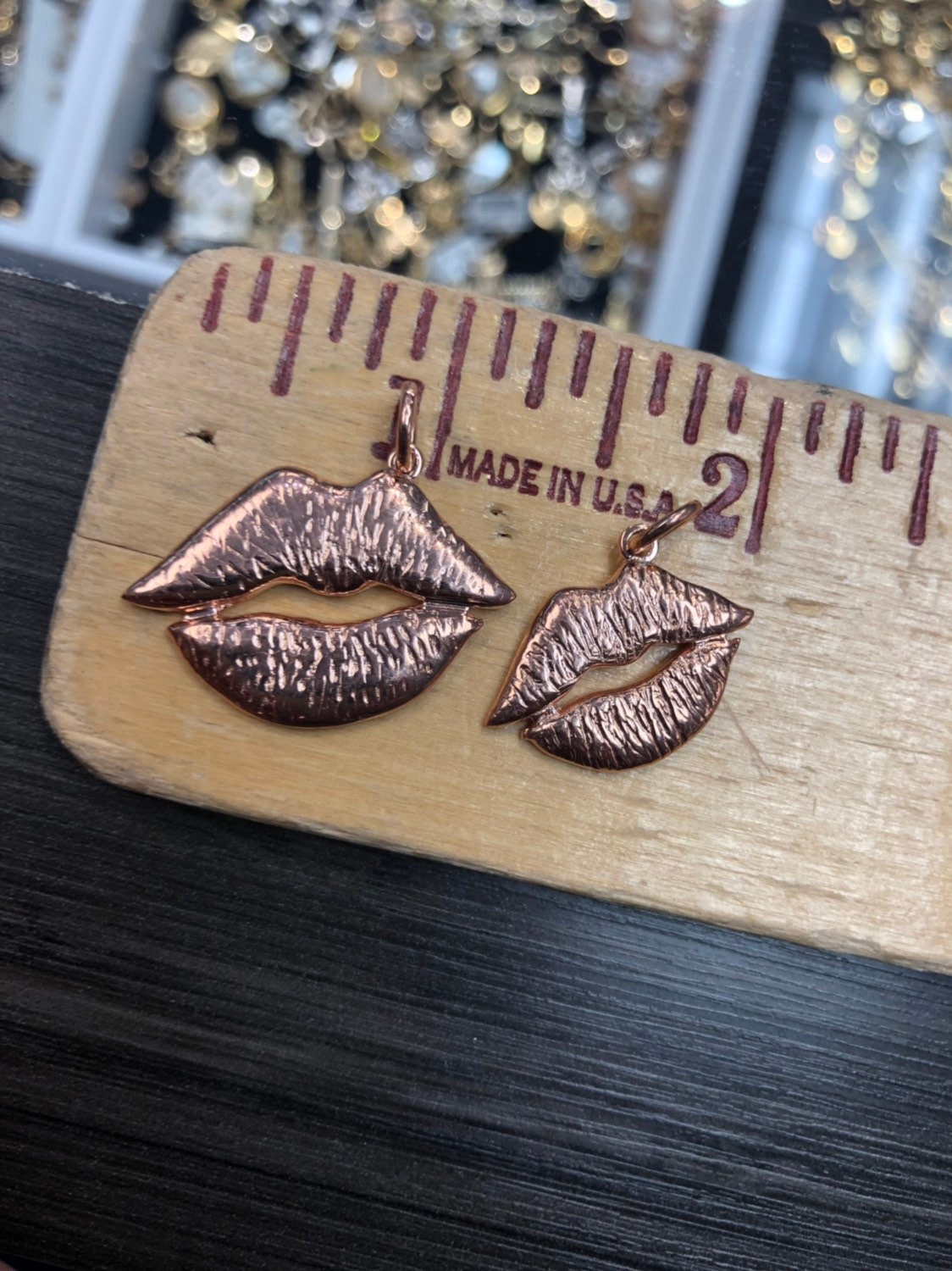 Golden Kiss Pendant