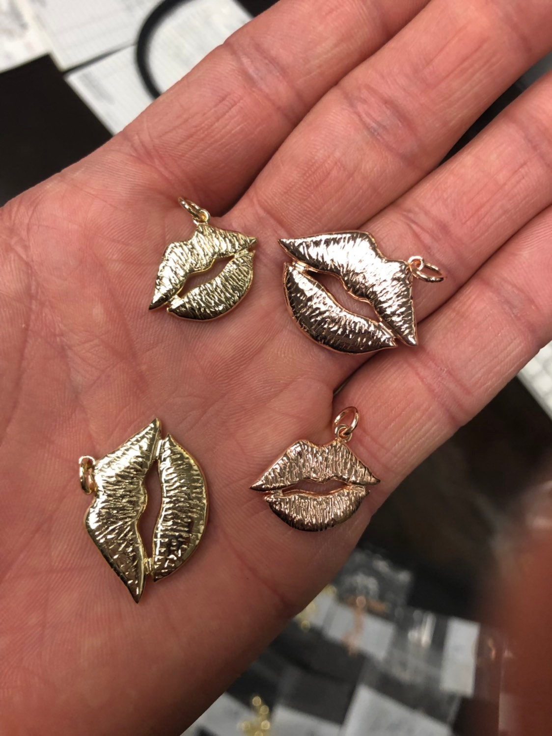 Golden Kiss Pendant