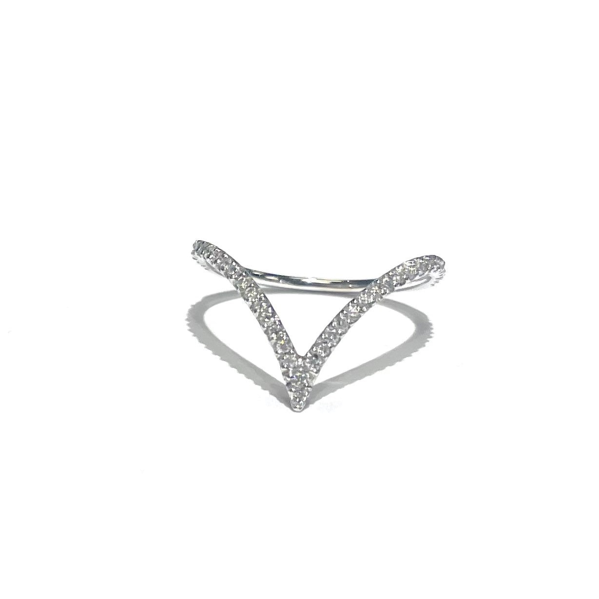 Diamond V Ring
